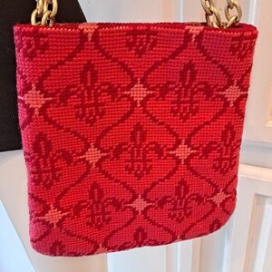 Elegant Red Patterned Needlepoint Art Shoulder Bag with Chunky Gold Chain